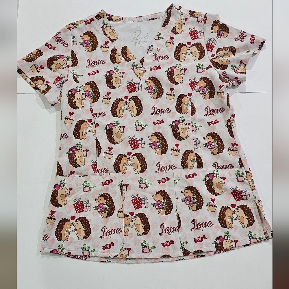 Prints By Mayven Hedgehog Love Hearts Honey Scrub Top Size Xs